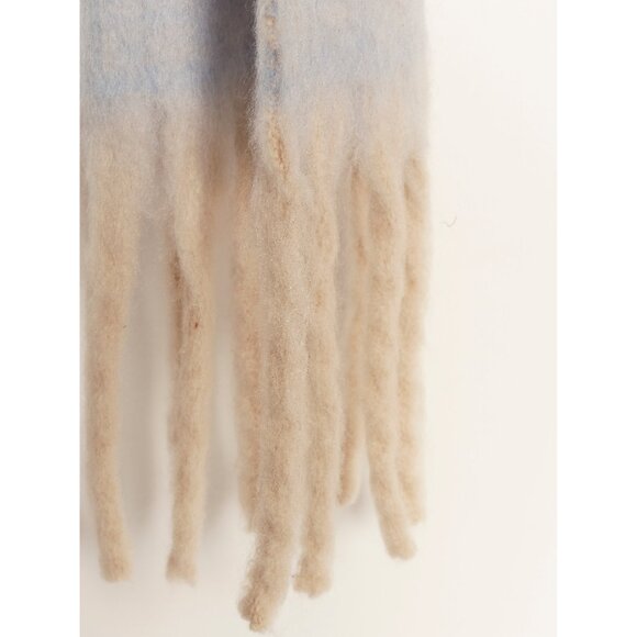 🆕 FREE PEOPLE Winter Chill Blanket Scarf / Blue - Picture 4 of 4